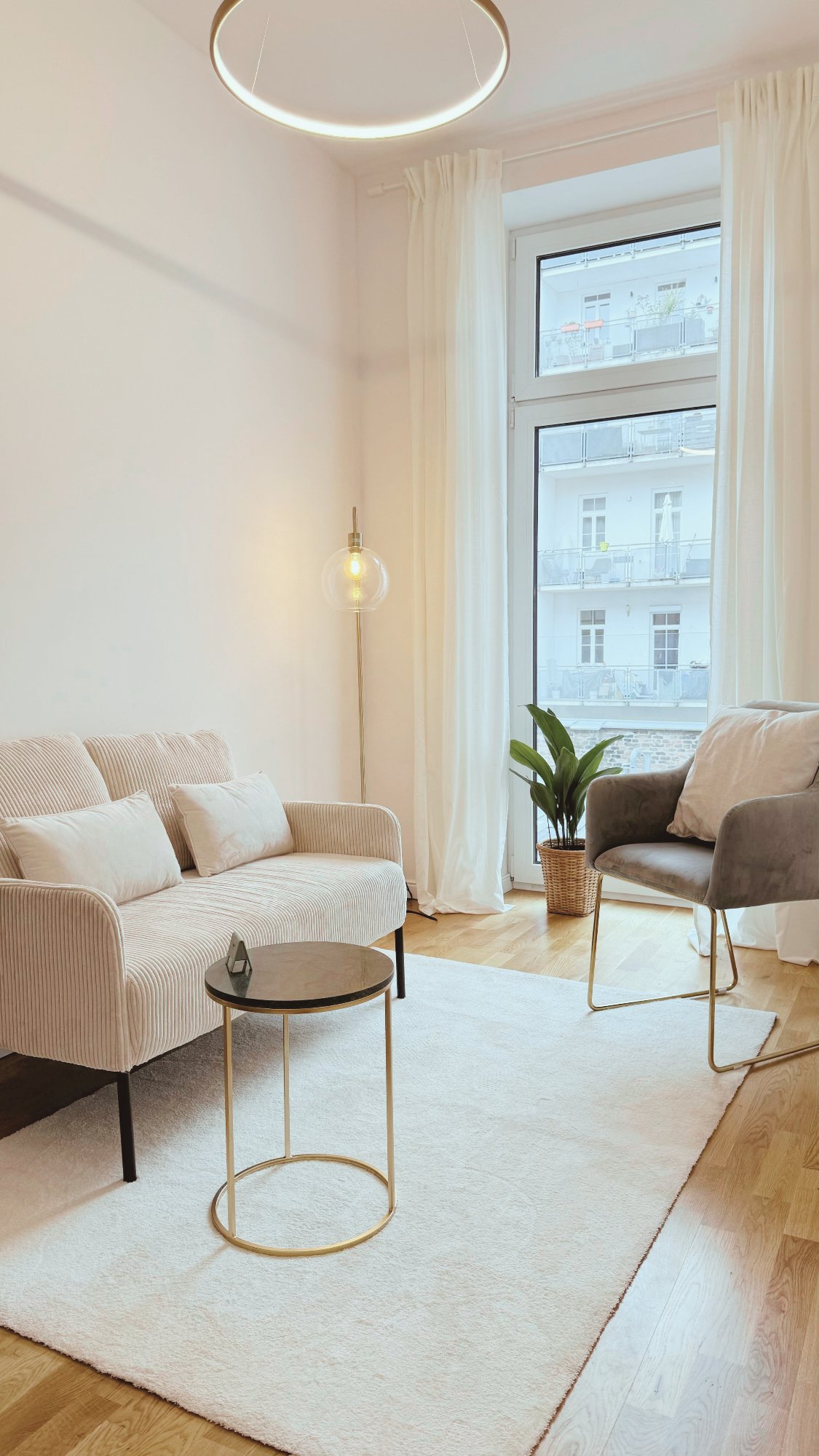 Praxis für Psychotherapie, Beratung und Körperarbeit - renoviert, hell & freundlich.