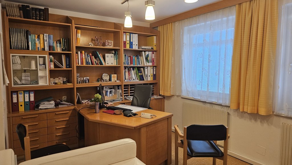 Möblierte Wahlarztpraxis (63 m²) nahe U4 Ober St. Veit, längerfristig zu vermieten, 1130 Wien