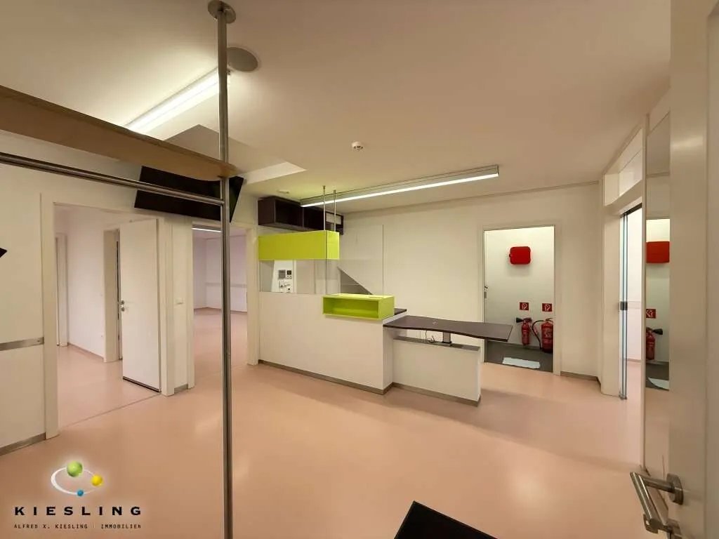 Moderne Praxis 159 m² mit 5 Ordinationsräumen, EG barrierefrei, nahe Spital Speising, 1130 Wien