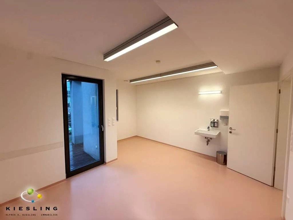 Moderne Praxis 159 m² mit 5 Ordinationsräumen, EG barrierefrei, nahe Spital Speising, 1130 Wien