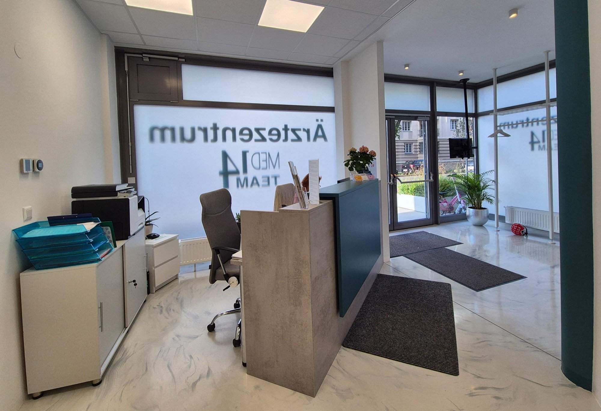 Ausgestatteter Ordinationsraum im Wahlarztzentrum Medteam 14, stunden-, tage- oder wochenweise, 1140 Wien