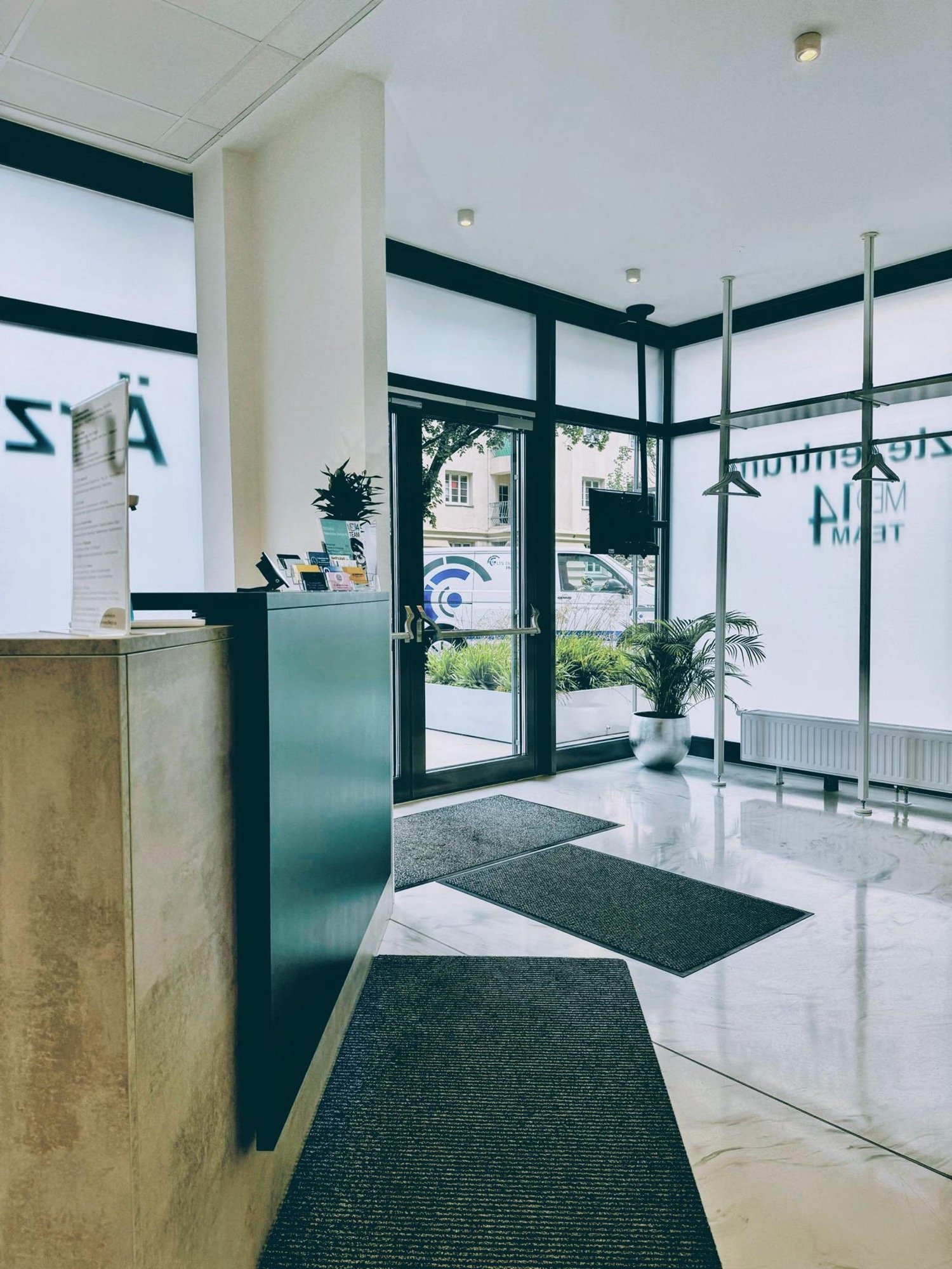 Ausgestatteter Ordinationsraum im Wahlarztzentrum Medteam 14, stunden-, tage- oder wochenweise, 1140 Wien