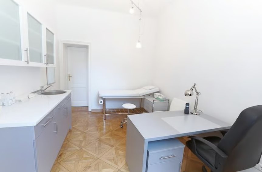 Ordinationsraum im Ärztezentrum Hietzing, 14 oder 22 m², stundenweise, 1130 Wien