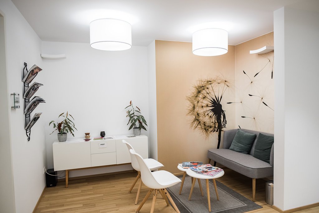 Ankommen. Arbeiten. Alles vorbereitet. Premium-Therapieräume in Gemeinschaftspraxis Wien 1140.